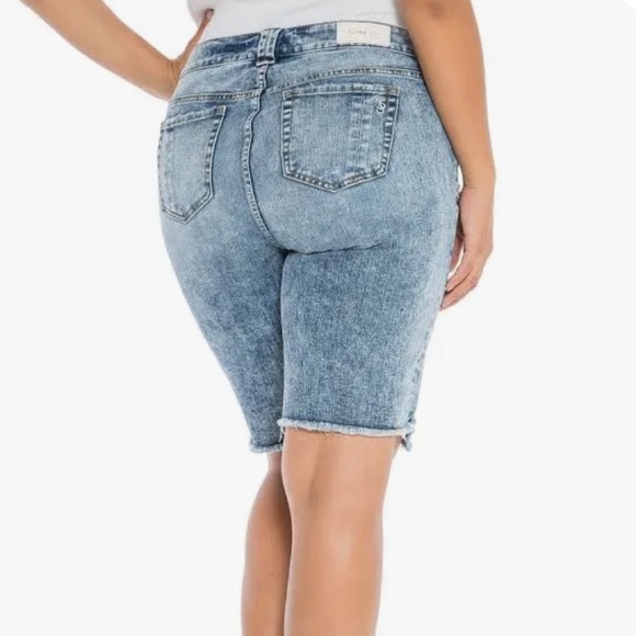 Slink Jeans Frayed Hem Bermuda Jean Shorts 18 - Picture 2 of 12